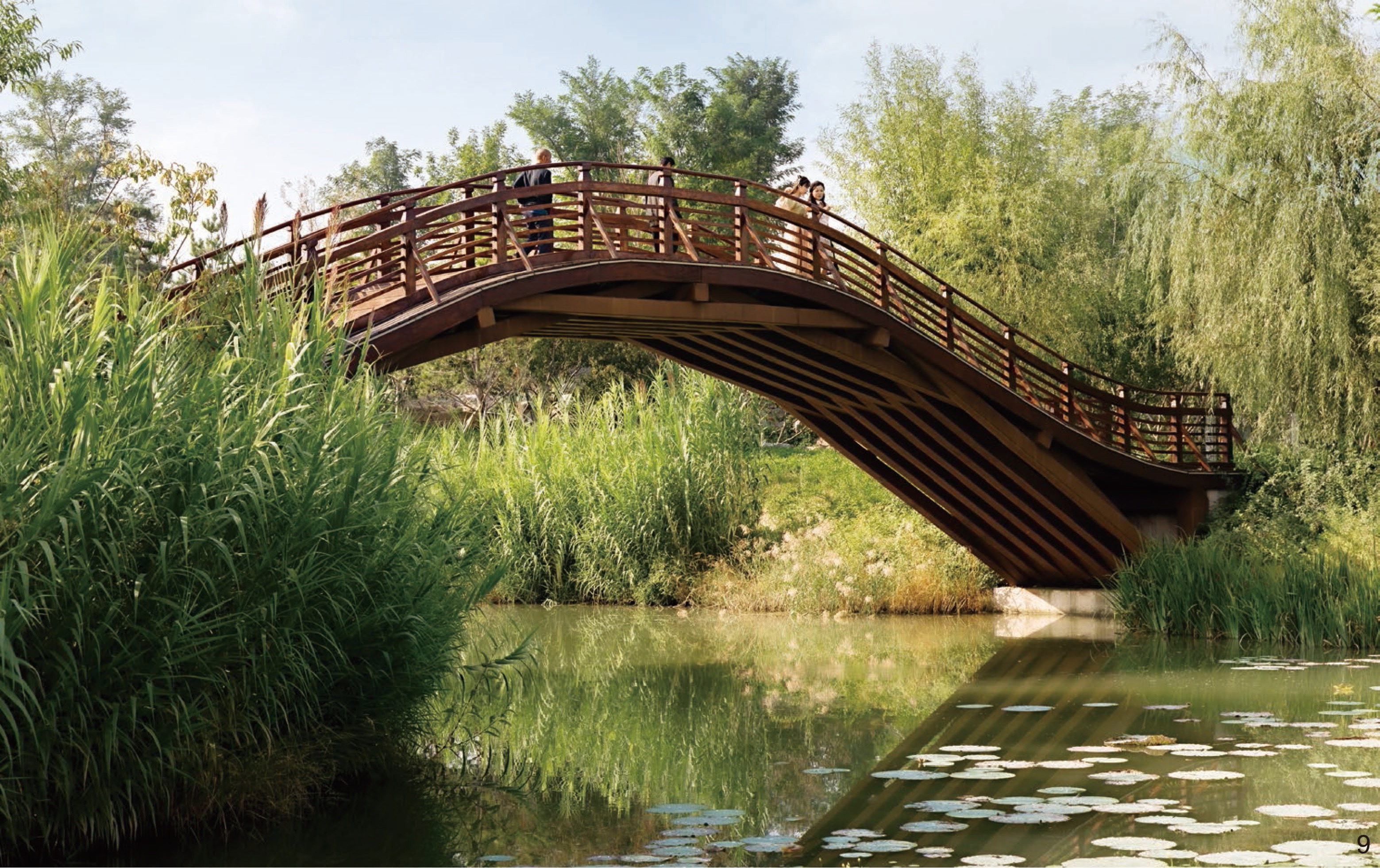 虹桥借鉴了《清明上河图》中的汴河虹桥的形式